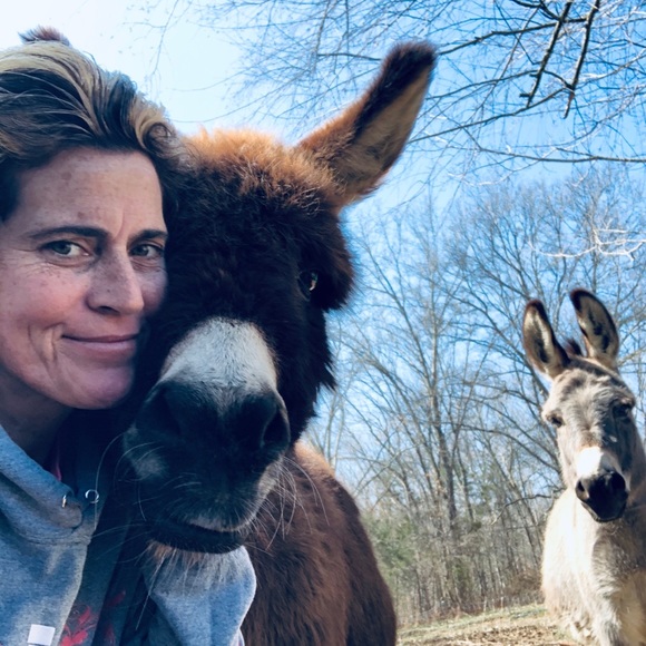 Meet your Posher, Dawn - Picture 2 of 16